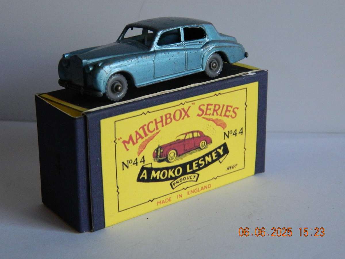 MATCHBOX SERIES  -  44  -  ROLLS-ROYCE SILVER CLOUD