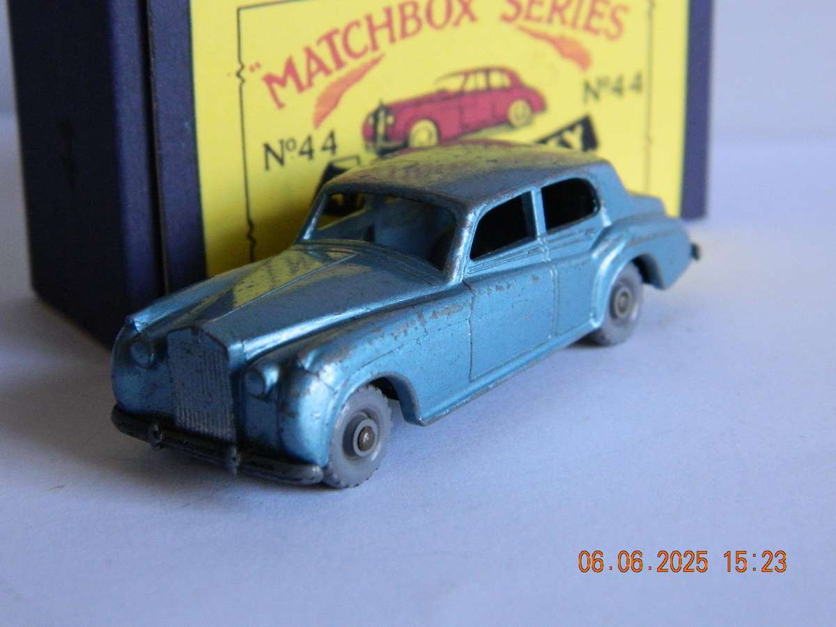 MATCHBOX SERIES  -  44  -  ROLLS-ROYCE SILVER CLOUD
