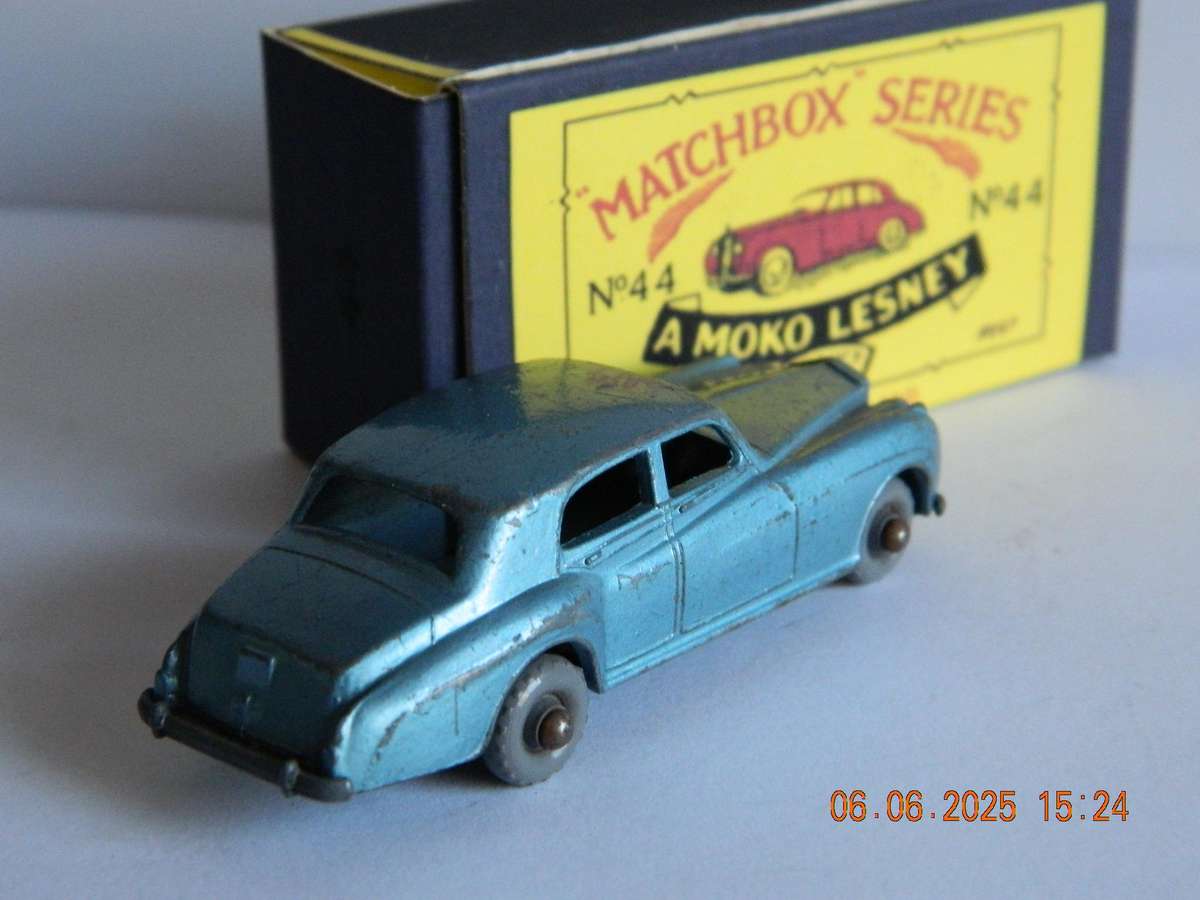 MATCHBOX SERIES  -  44  -  ROLLS-ROYCE SILVER CLOUD