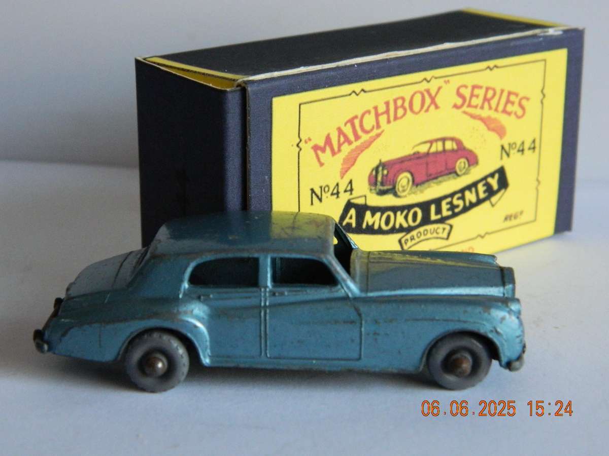 MATCHBOX SERIES  -  44  -  ROLLS-ROYCE SILVER CLOUD