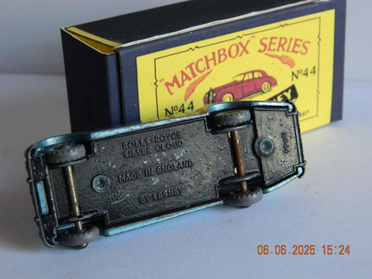 MATCHBOX SERIES  -  44  -  ROLLS-ROYCE SILVER CLOUD