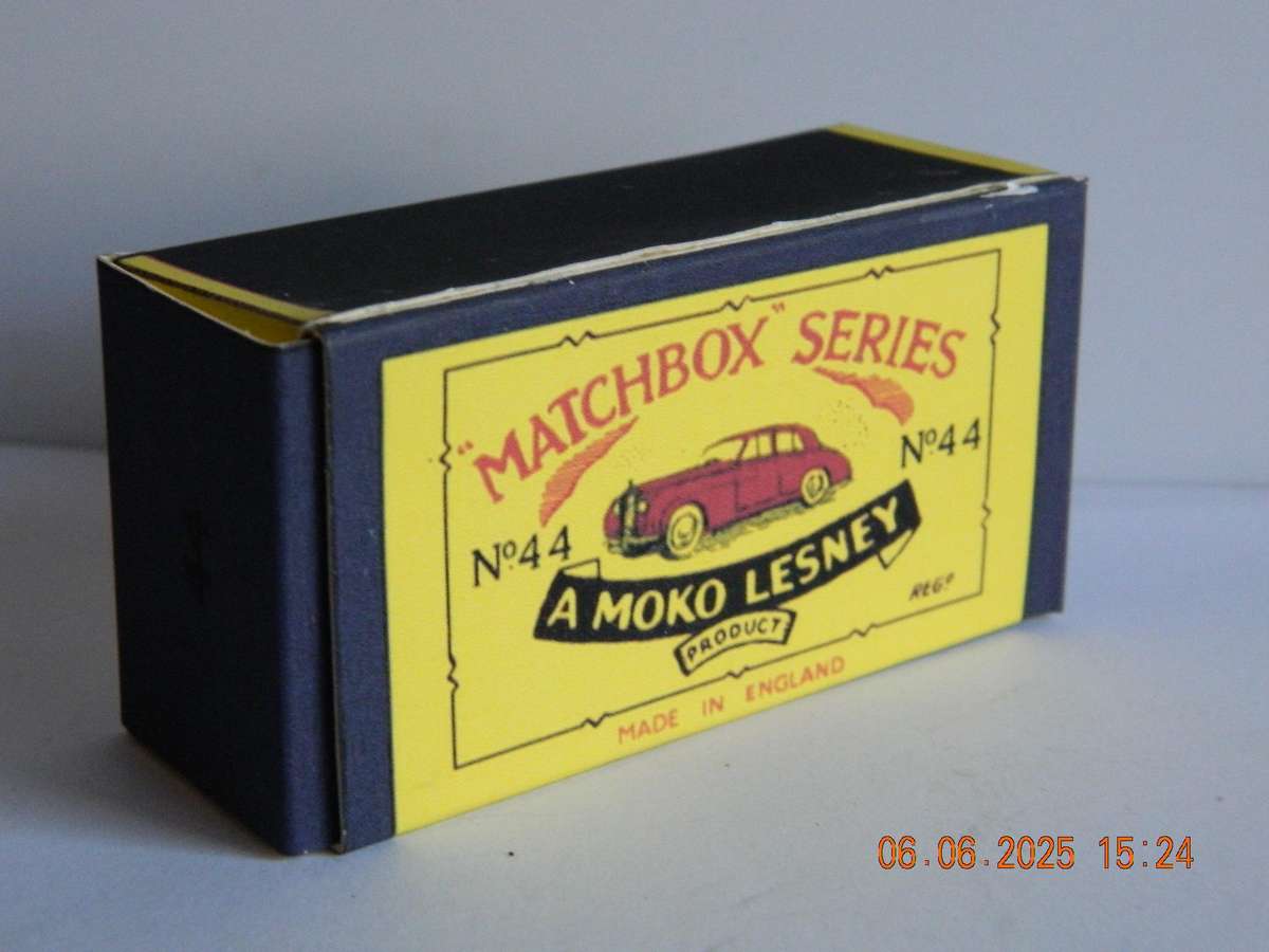 MATCHBOX SERIES  -  44  -  ROLLS-ROYCE SILVER CLOUD