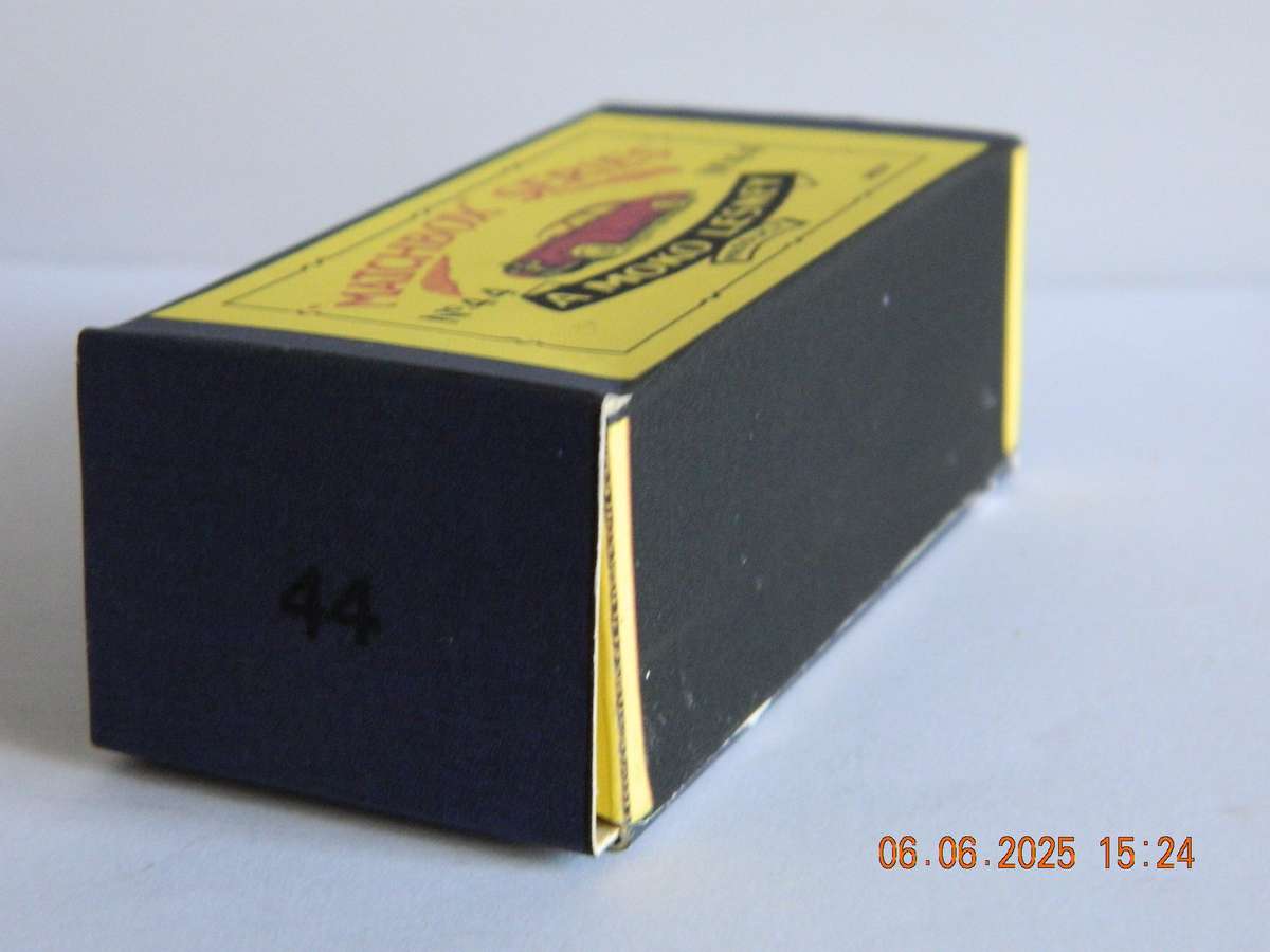 MATCHBOX SERIES  -  44  -  ROLLS-ROYCE SILVER CLOUD