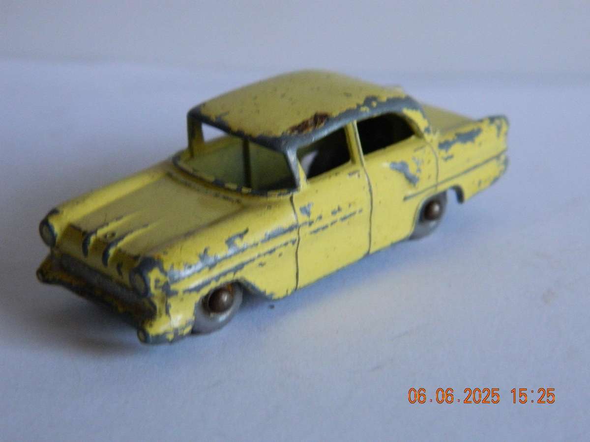MATCHBOX SERIES  -  45  -  VAUXHALL VICTOR