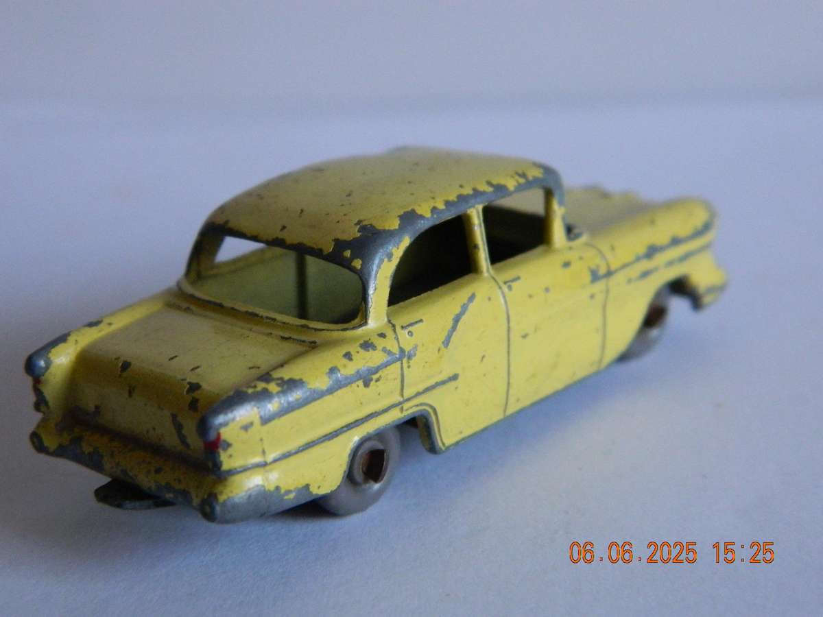 MATCHBOX SERIES  -  45  -  VAUXHALL VICTOR