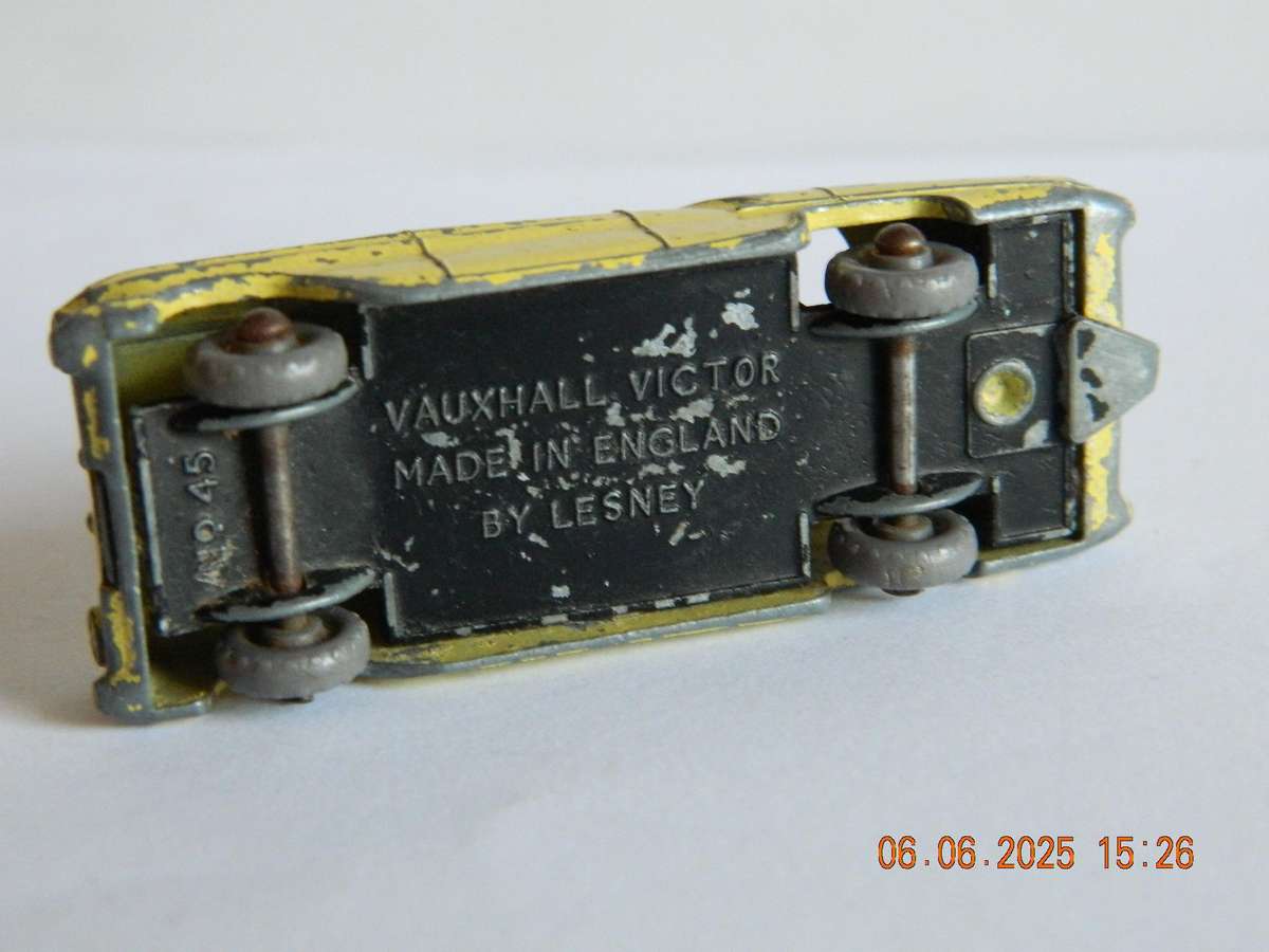 MATCHBOX SERIES  -  45  -  VAUXHALL VICTOR