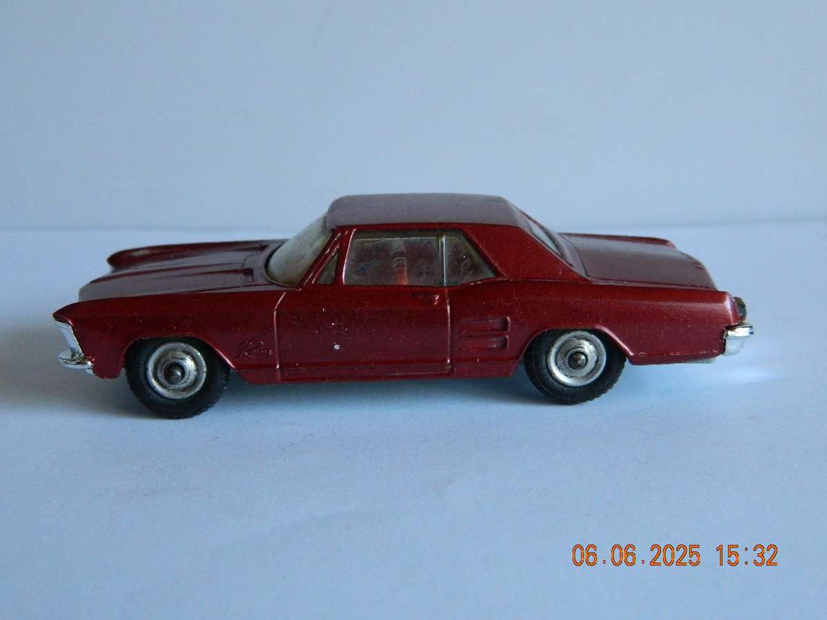 CORGI TOYS -   -  245  -  BUICK RIVIERA