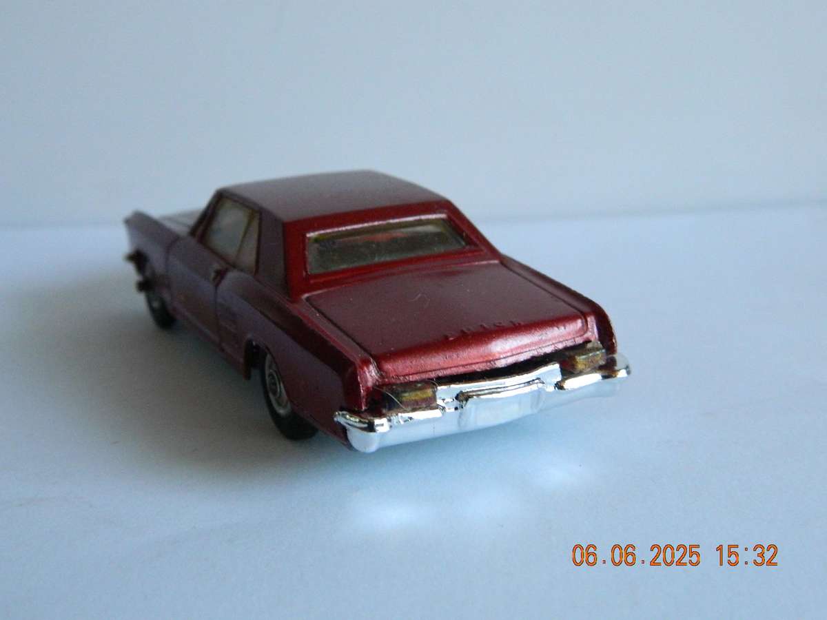 CORGI TOYS -   -  245  -  BUICK RIVIERA