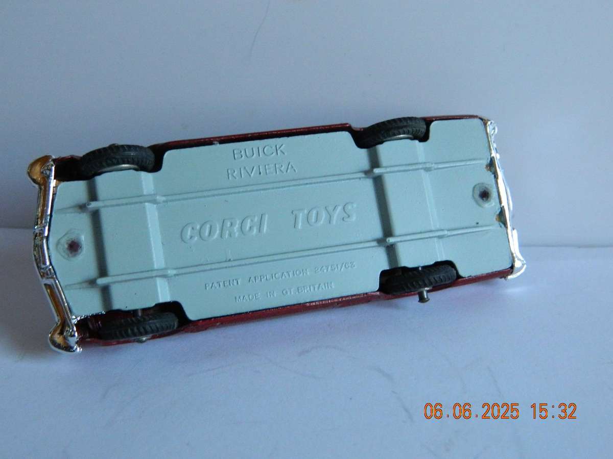 CORGI TOYS -   -  245  -  BUICK RIVIERA