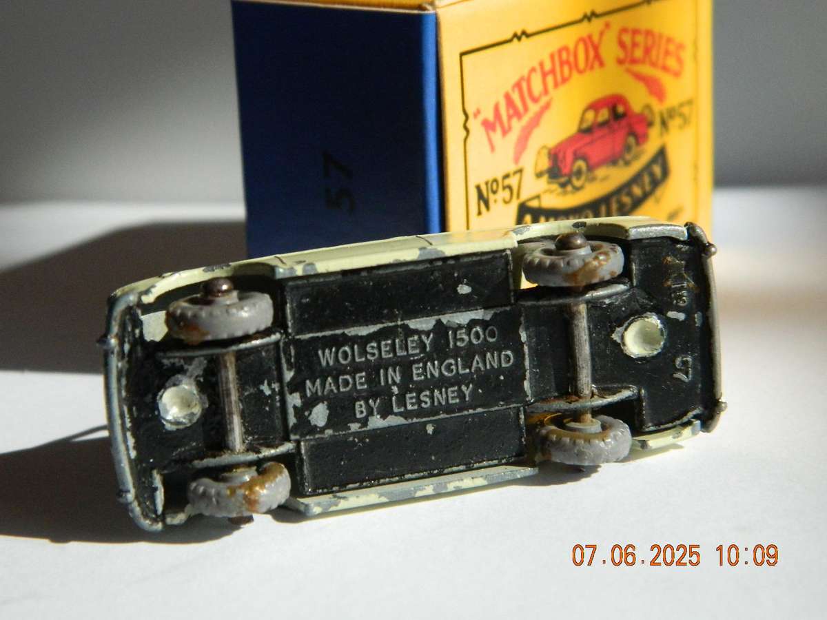 MATCHBOX SERIES  -  57  -  WOLSELEY  1500