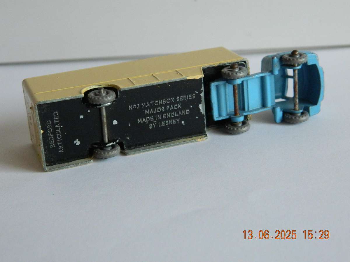 MATCHBOX SERIES - MAJORPACK -  NO.  2  -   BEDFORD ARTICULATED TRUCK  -  "WALLS ICE CREAM"