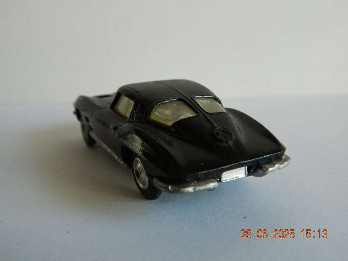 CORGI TOYS   -  310 -   CHEVROLET CORVETTE STING RAY