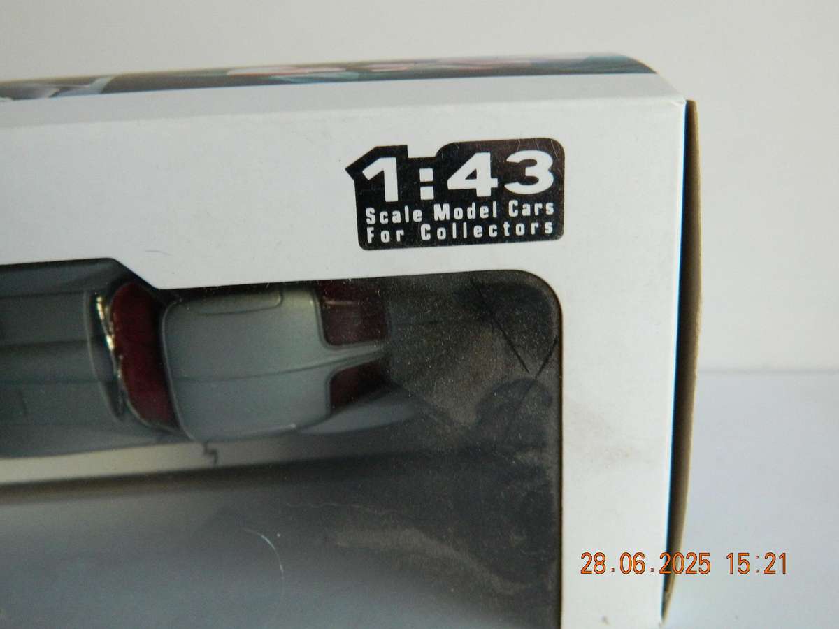 SOLIDO -    -  CHEVROLET CORVETTE STING RAY