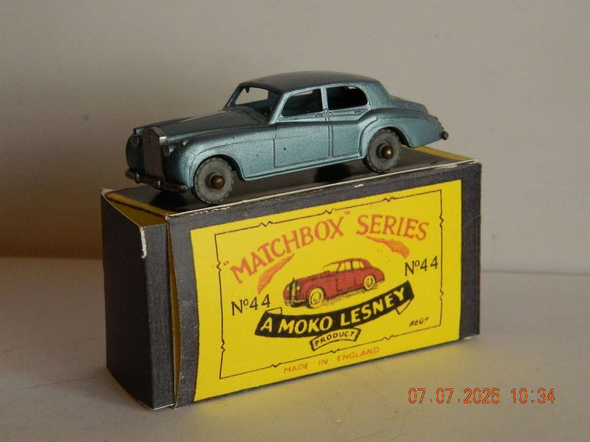 MATCHBOX SERIES  -  NO. 44  -  ROLLS-ROYCE SILVER CLOUD