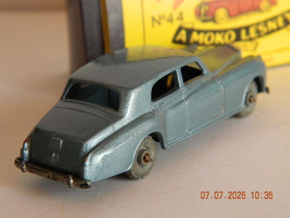 MATCHBOX SERIES  -  NO. 44  -  ROLLS-ROYCE SILVER CLOUD