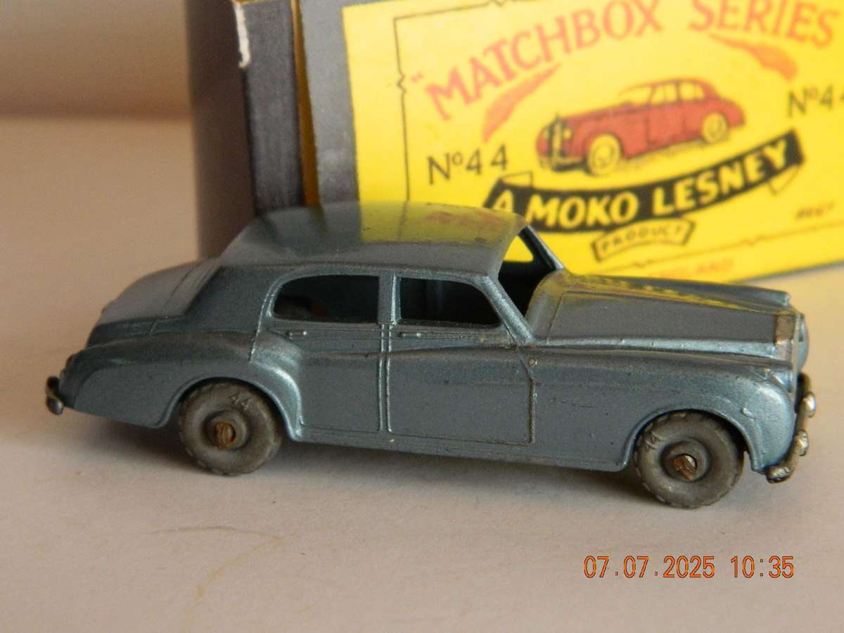 MATCHBOX SERIES  -  NO. 44  -  ROLLS-ROYCE SILVER CLOUD