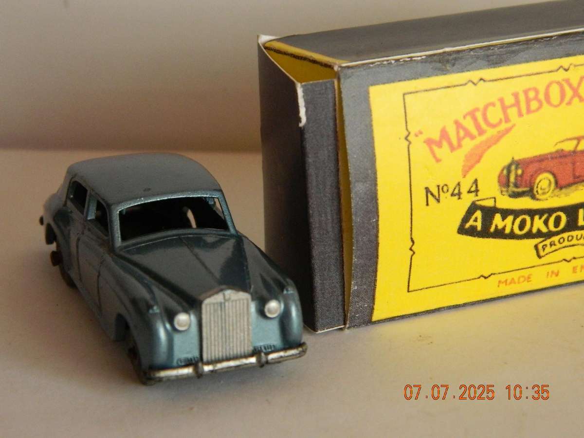 MATCHBOX SERIES  -  NO. 44  -  ROLLS-ROYCE SILVER CLOUD