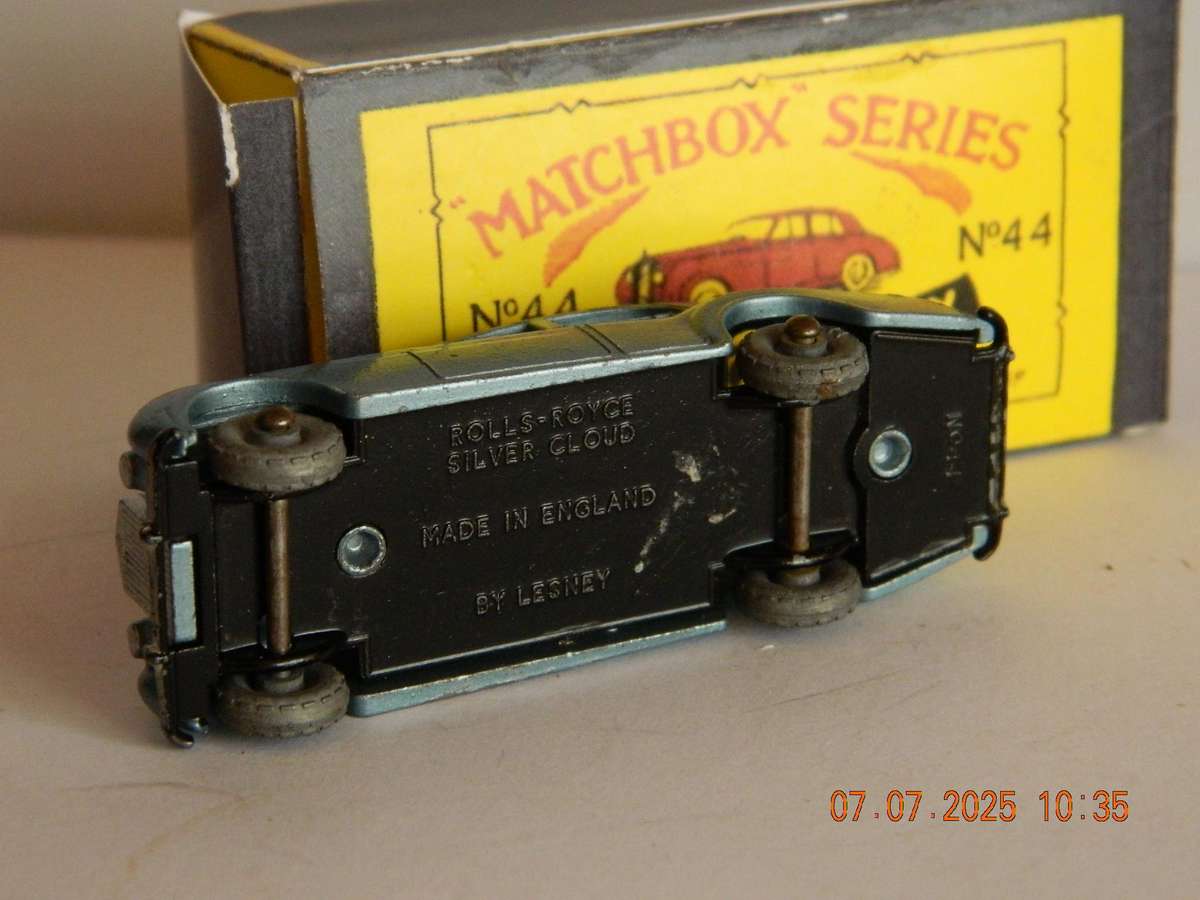 MATCHBOX SERIES  -  NO. 44  -  ROLLS-ROYCE SILVER CLOUD