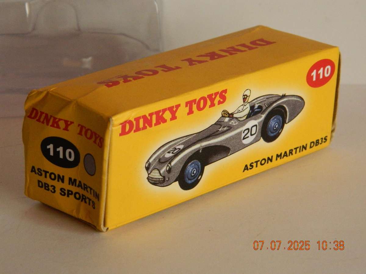 DEAGOSTINI - DINKY TOYS  -  110  -   ASTON MARTIN  DB3S
