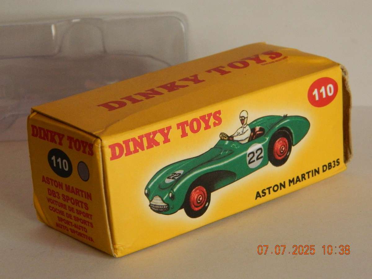 DEAGOSTINI - DINKY TOYS  -  110  -   ASTON MARTIN  DB3S