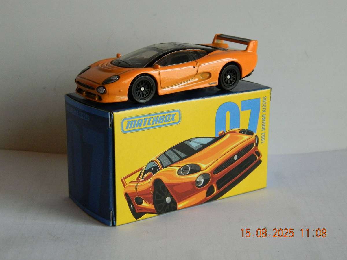 MATCHBOX COLLECTORS  -  07  -   1993  -  JAGUAR XJ220S