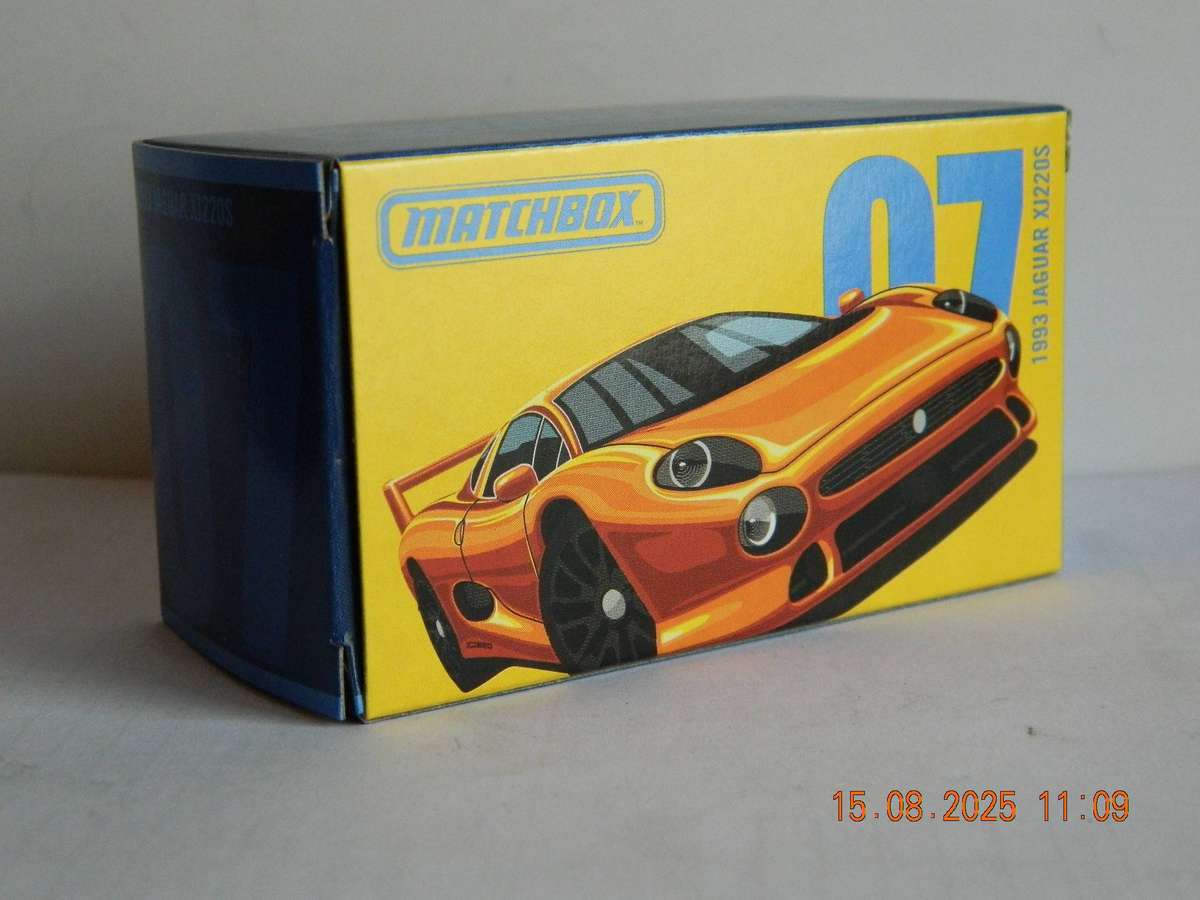 MATCHBOX COLLECTORS  -  07  -   1993  -  JAGUAR XJ220S
