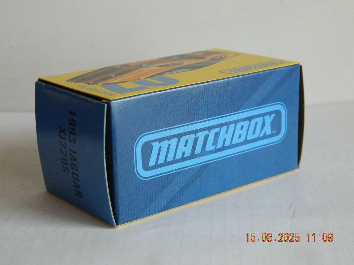 MATCHBOX COLLECTORS  -  07  -   1993  -  JAGUAR XJ220S