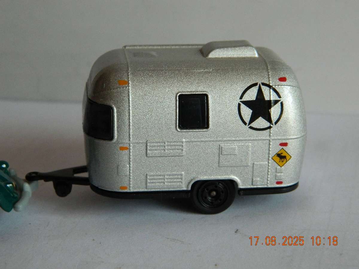 MATCHBOX   -  MB 363 -   VOLKSWAGEN AND MAJORETTE CARAVAN
