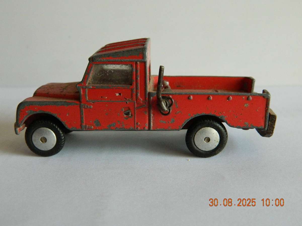 CORGI TOYS   -  477 -   LAND ROVER RECOVERY TRUCK