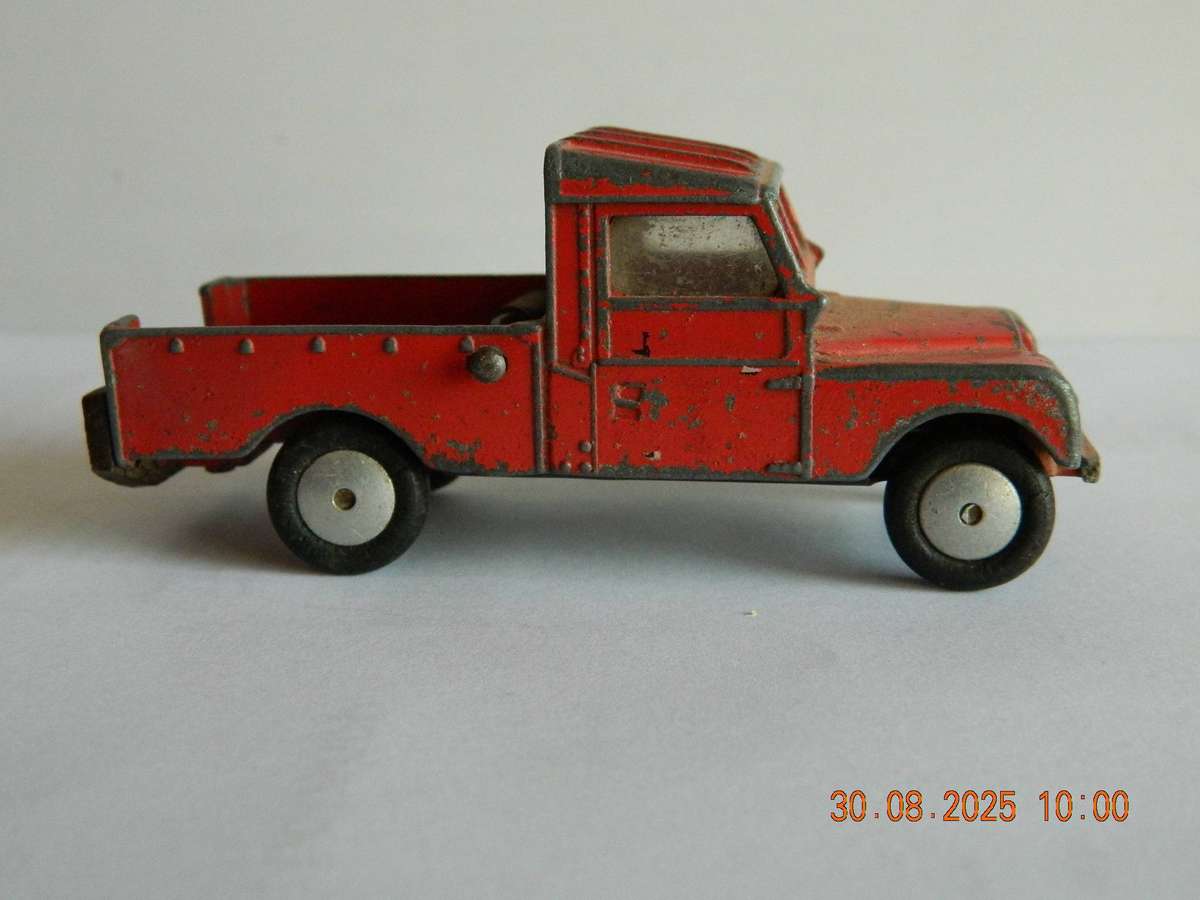 CORGI TOYS   -  477 -   LAND ROVER RECOVERY TRUCK