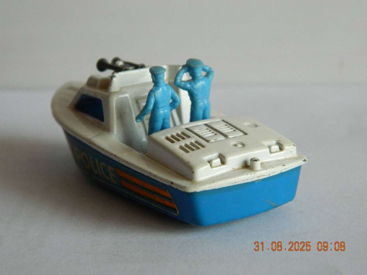 MATCHBOX SUPERFAST   -  52  -   POLICE LAUNCH