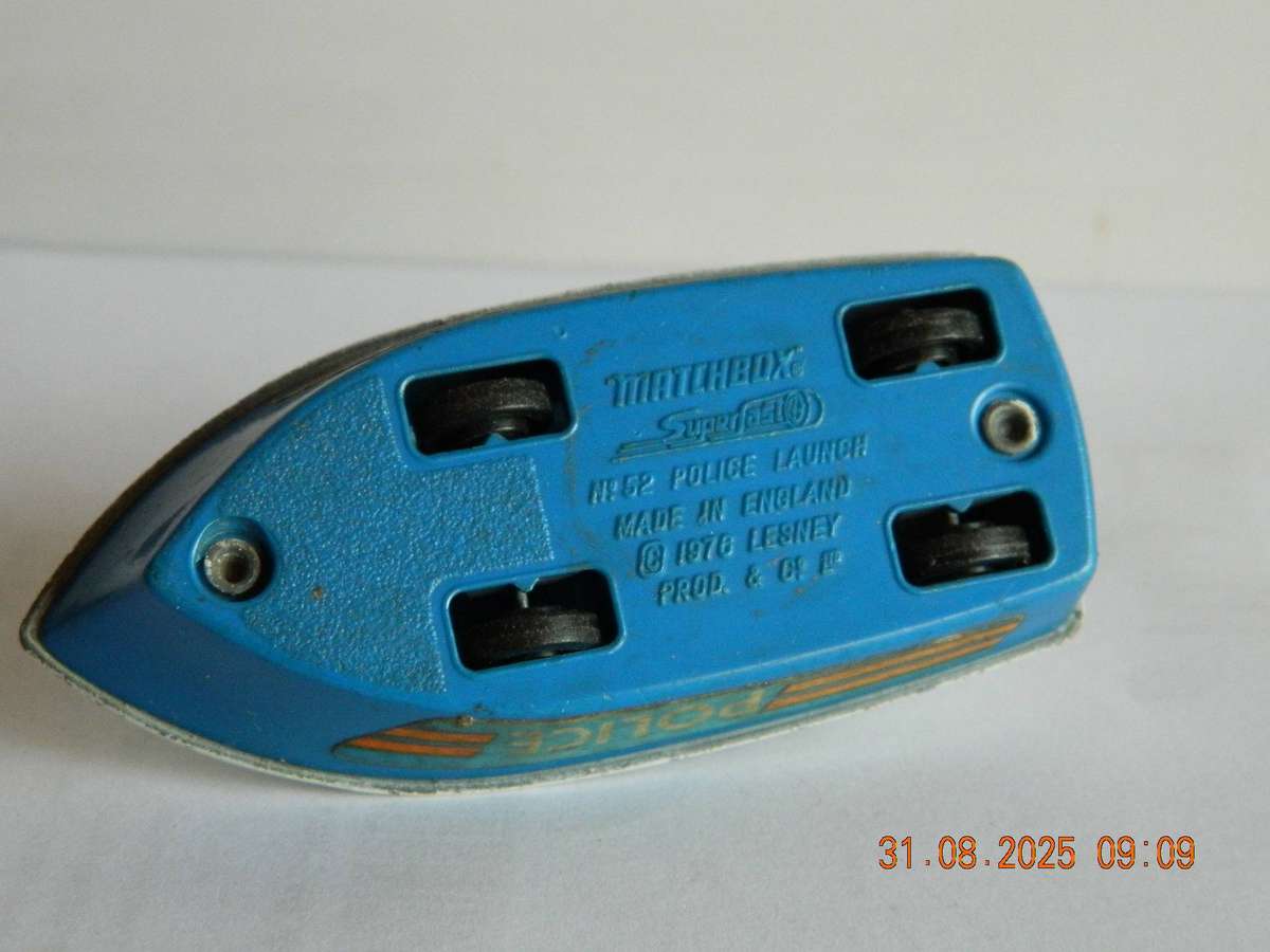 MATCHBOX SUPERFAST   -  52  -   POLICE LAUNCH