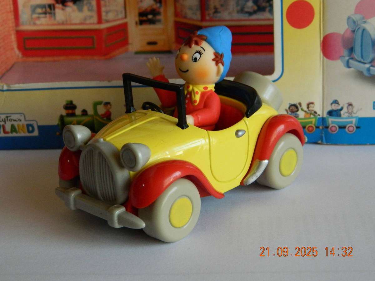 LLEDO TOYS  -  TOYLAND CARS  - 125399  -   NODDY'S CAR  -  VERY RARE
