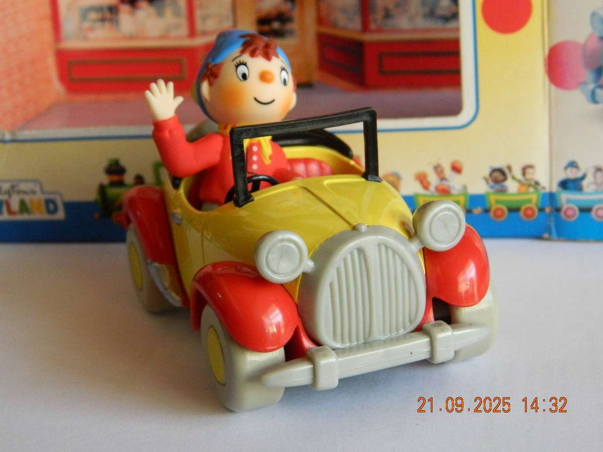 LLEDO TOYS  -  TOYLAND CARS  - 125399  -   NODDY'S CAR  -  VERY RARE