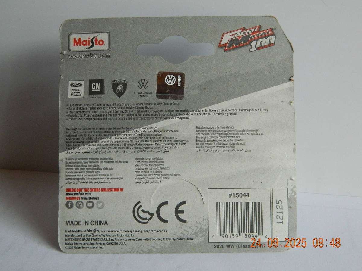 MAISTO -  12125 -  VOLKSWAGEN BEETLE  1300