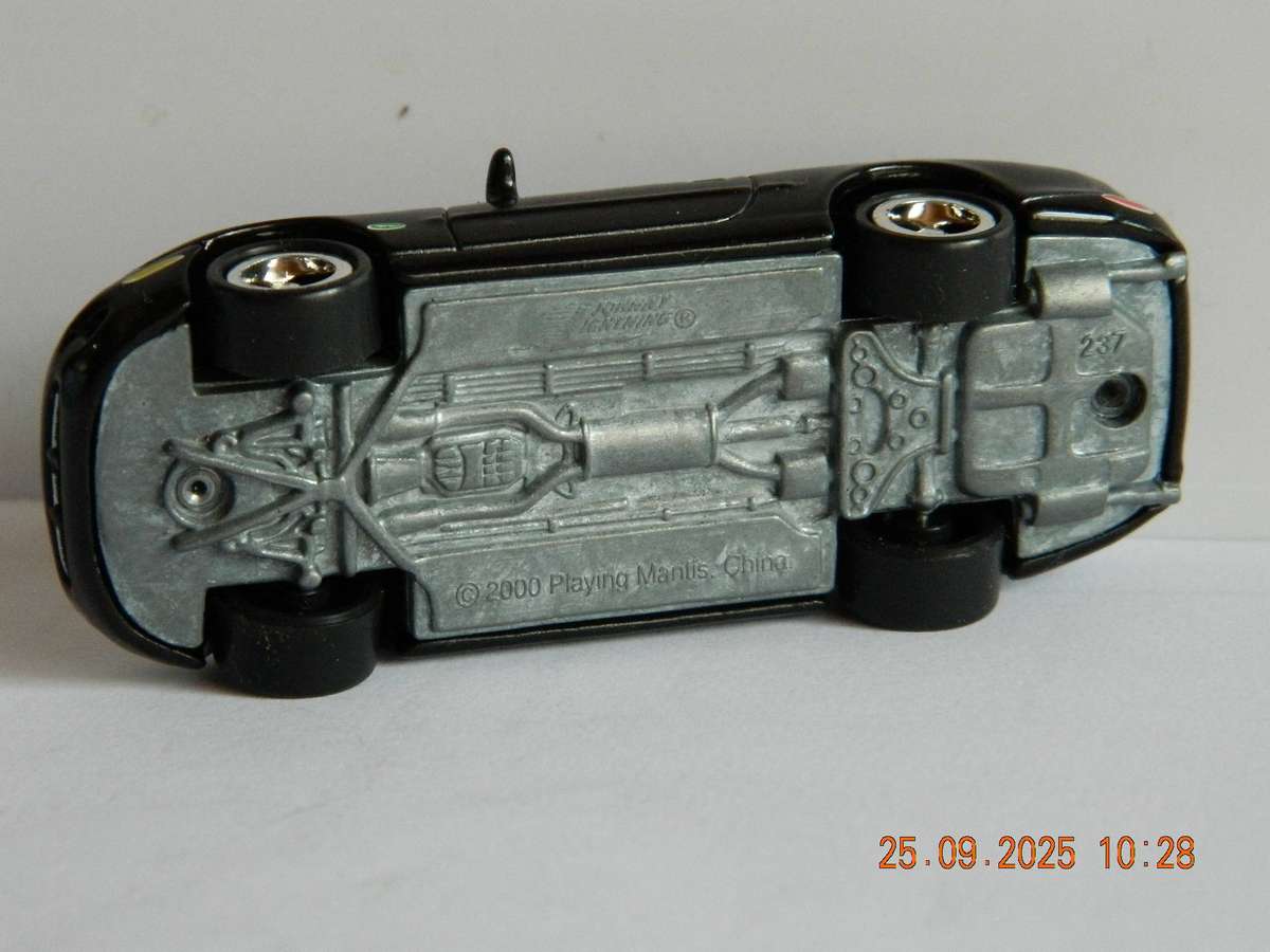 JOHNNY LIGHTNING   -    -    PLAYING MANTIS