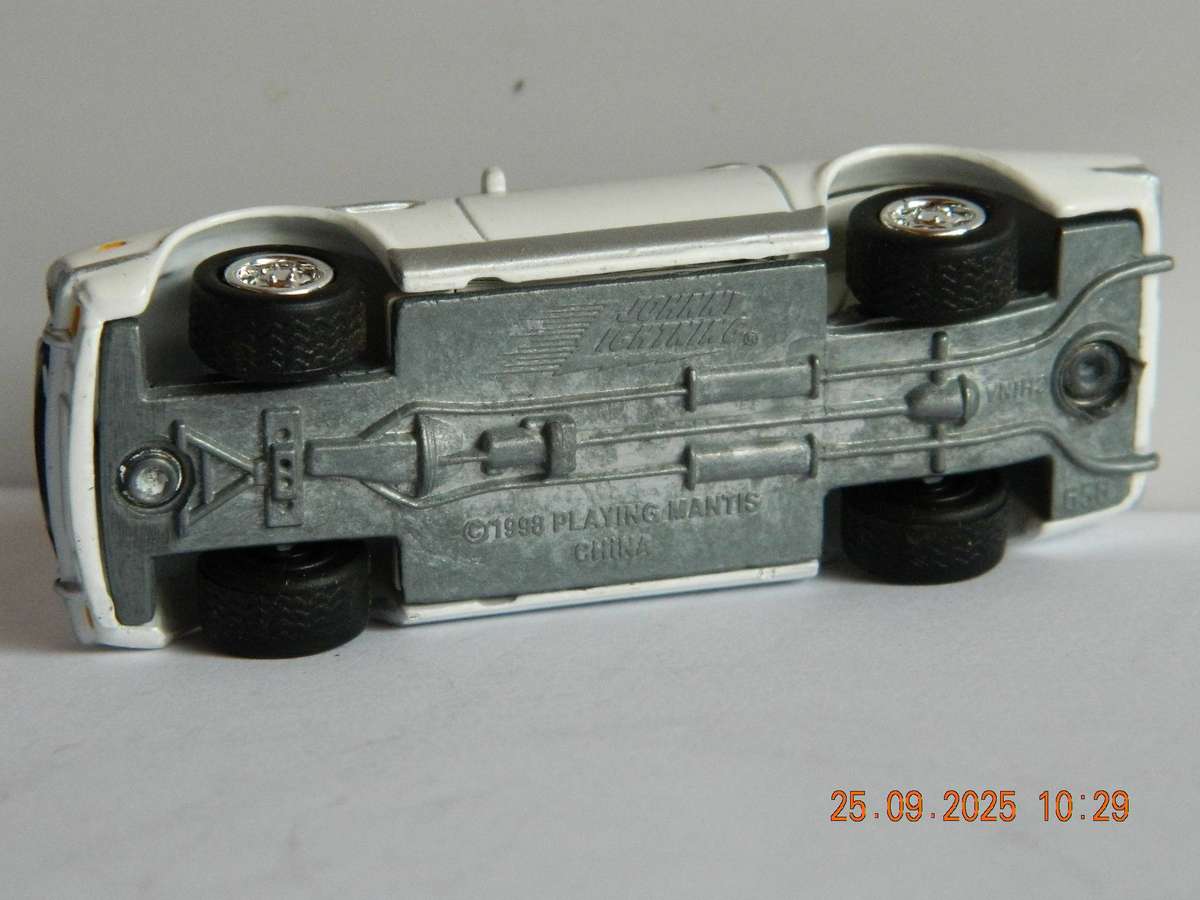 JOHNNY LIGHTNING   - 658   -    FORD MUSTANG