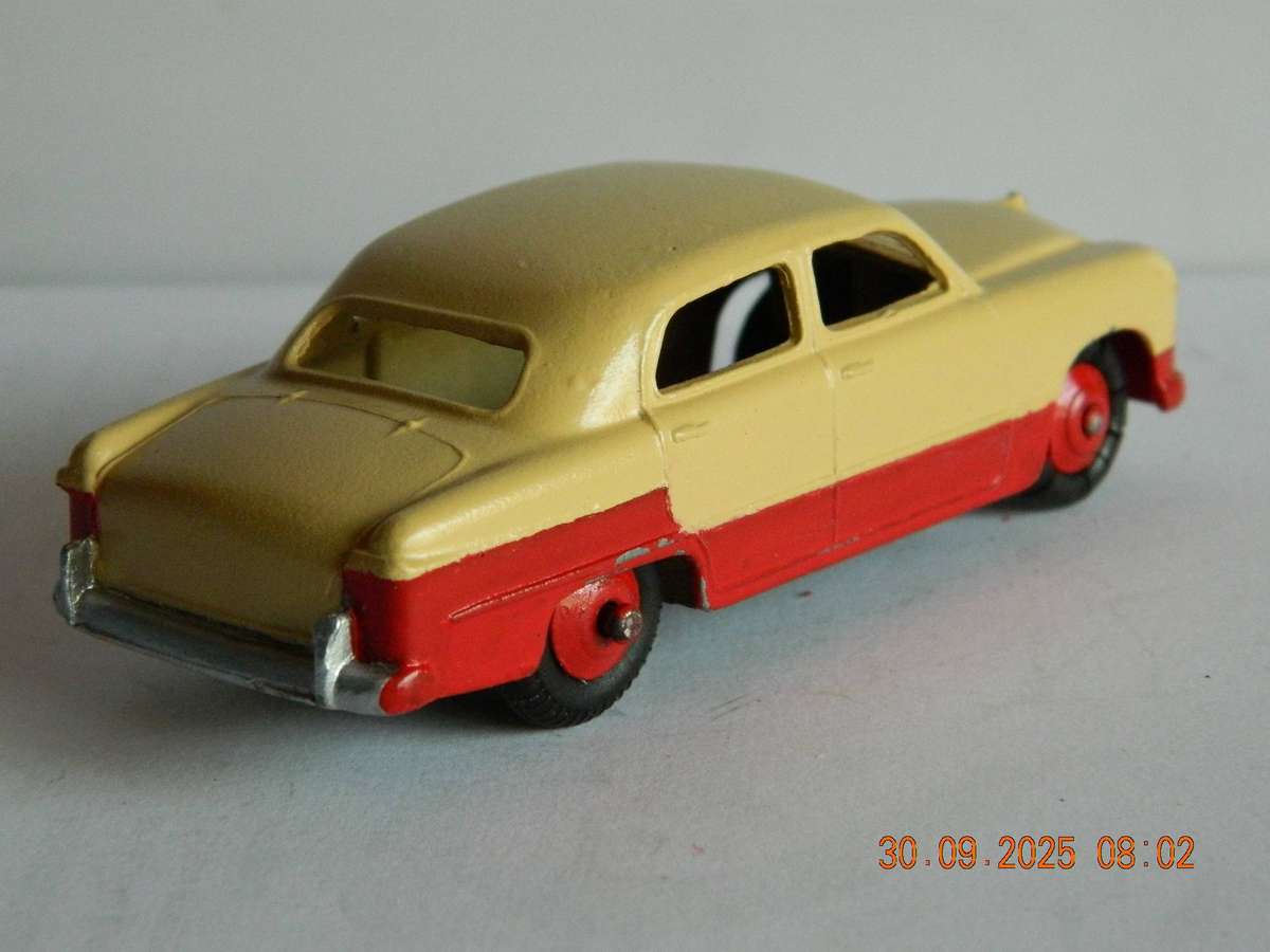 DINKY TOYS  -  170  -  FORD FORDOR SEDAN  -  'LOWLINE' VERSION
