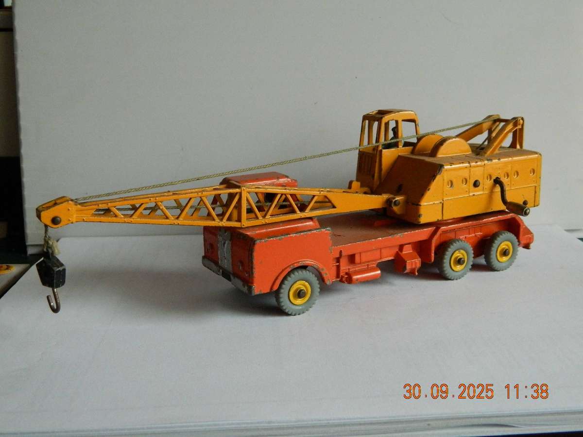 DINKY SUPERTOYS  -  972  -  20 TON LORRY-MOUNTED CRANE