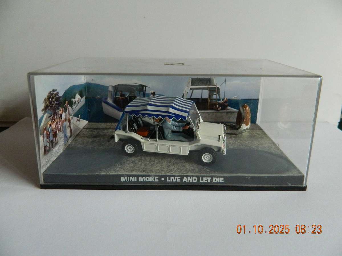 UNIVERSAL HOBBIES -  JAMES BOND 007 -  MINI MOKE  -  LIVE AND LET DIE