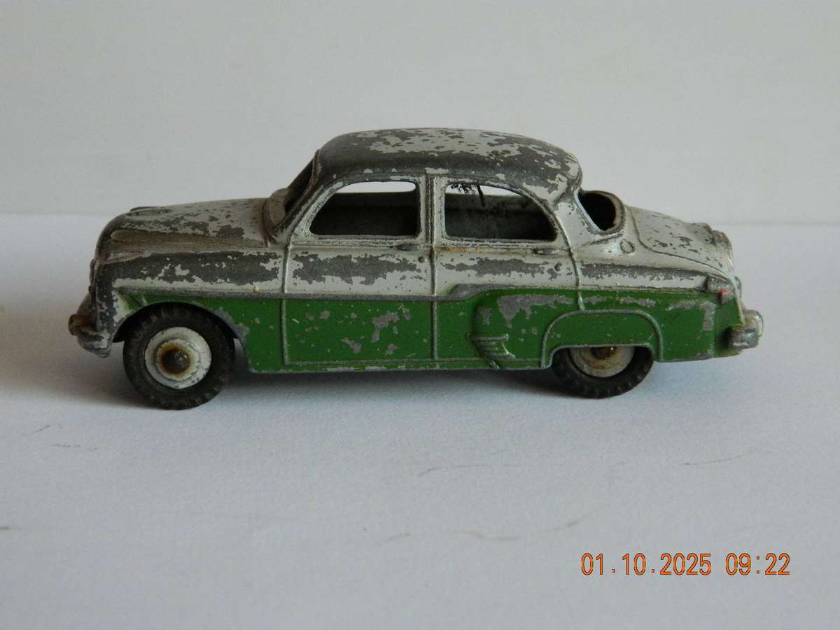 DINKY TOYS  -  164  -  VAUXHALL CRESTA