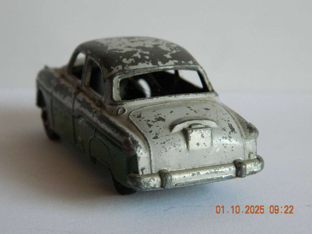 DINKY TOYS  -  164  -  VAUXHALL CRESTA