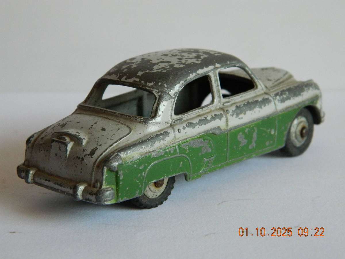 DINKY TOYS  -  164  -  VAUXHALL CRESTA