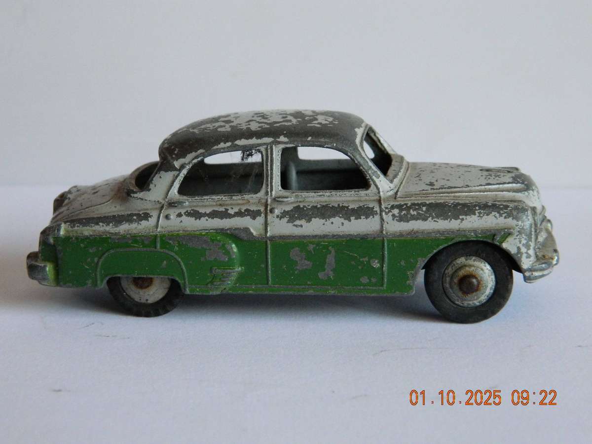 DINKY TOYS  -  164  -  VAUXHALL CRESTA