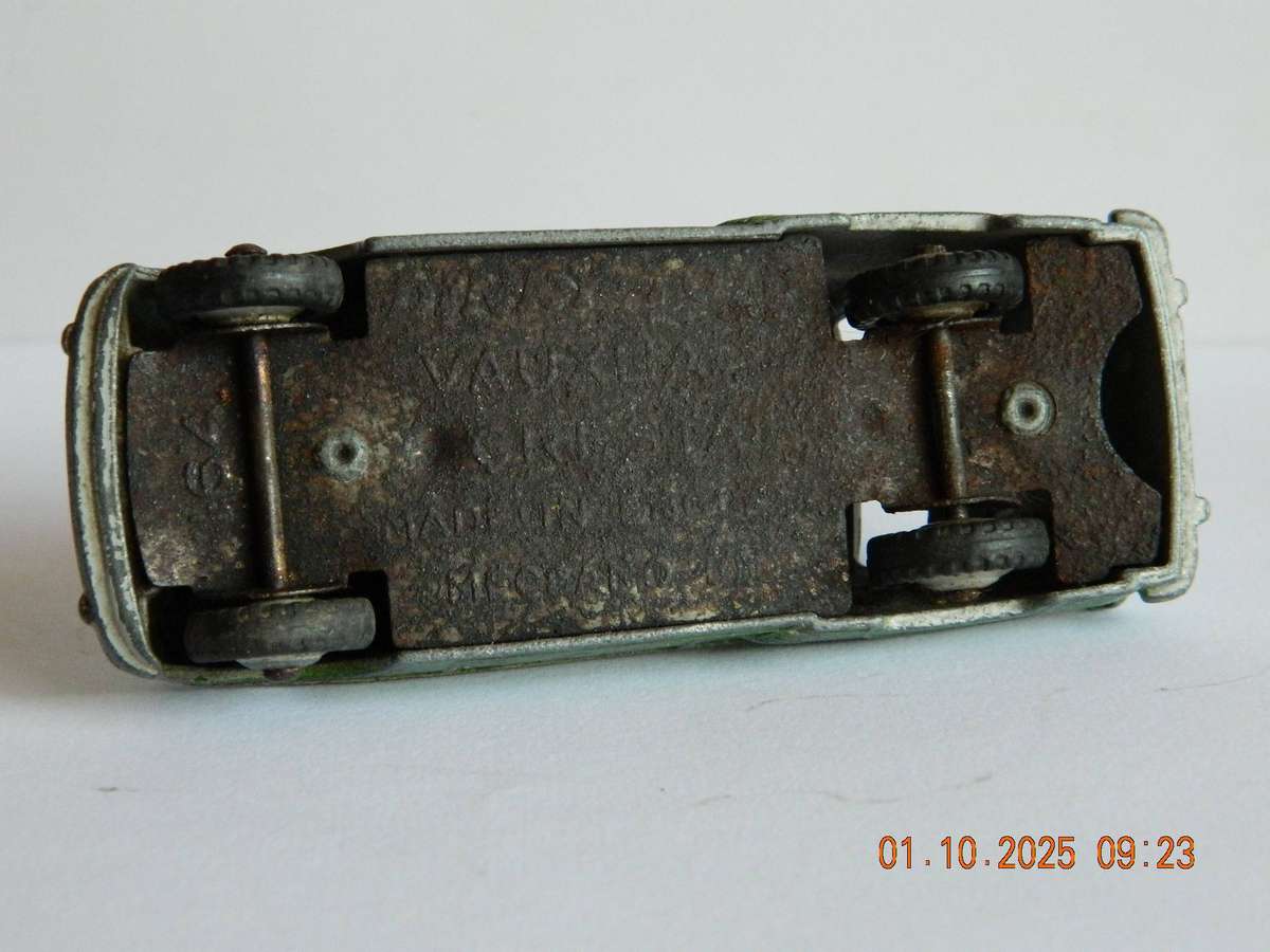 DINKY TOYS  -  164  -  VAUXHALL CRESTA