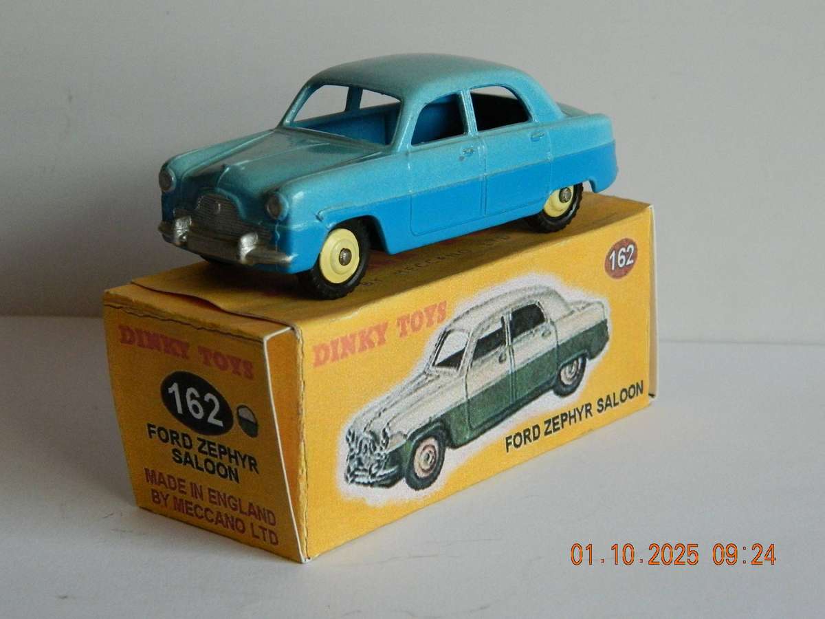 DINKY TOYS  -  162  -  FORD ZEPHYR SALOON