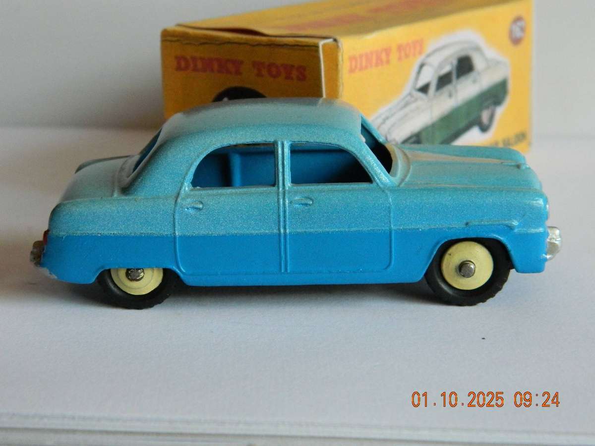 DINKY TOYS  -  162  -  FORD ZEPHYR SALOON