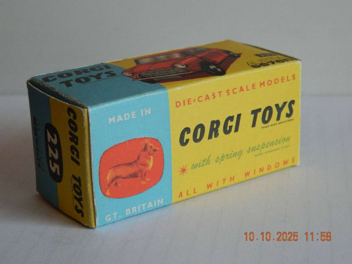 CORGI TOYS  -  225  -  AUSTIN SEVEN
