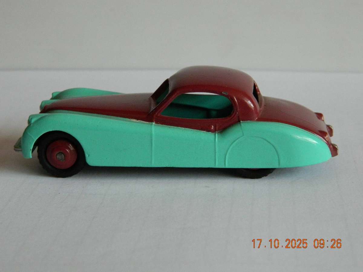 DINKY TOYS  -  157  -  JAGUAR XK120