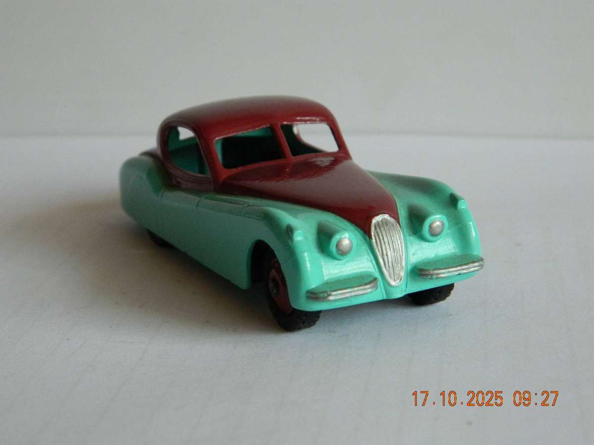 DINKY TOYS  -  157  -  JAGUAR XK120